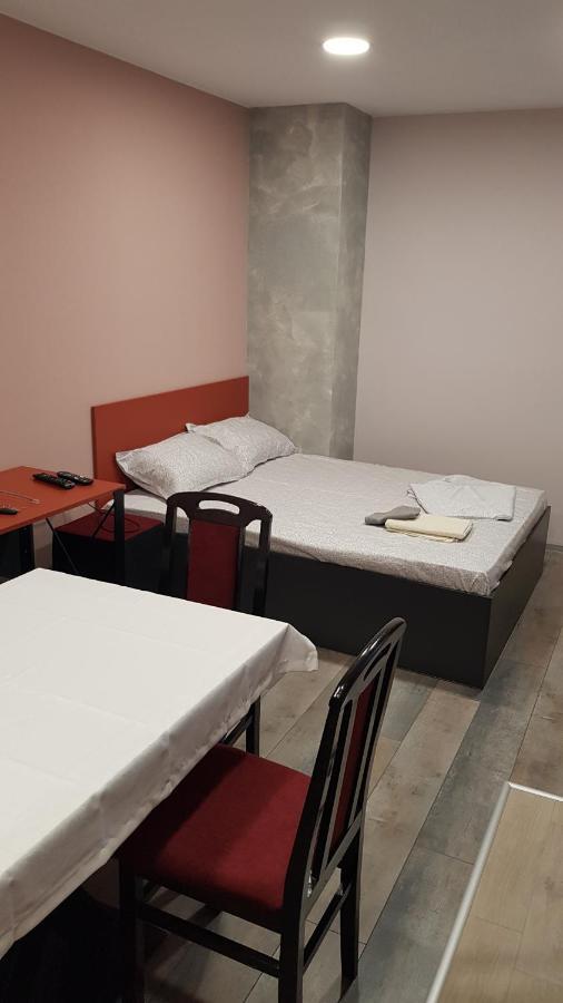 Lux Apartment Монтана Екстериор снимка