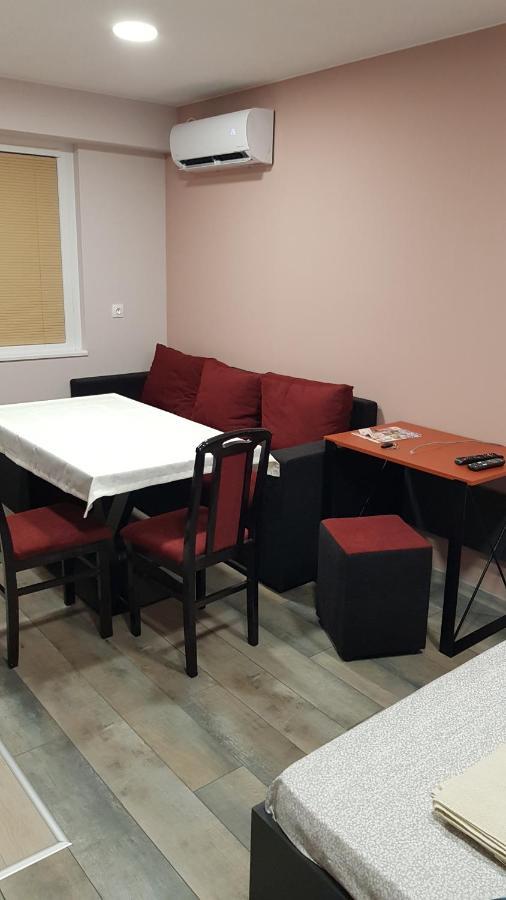 Lux Apartment Монтана Екстериор снимка